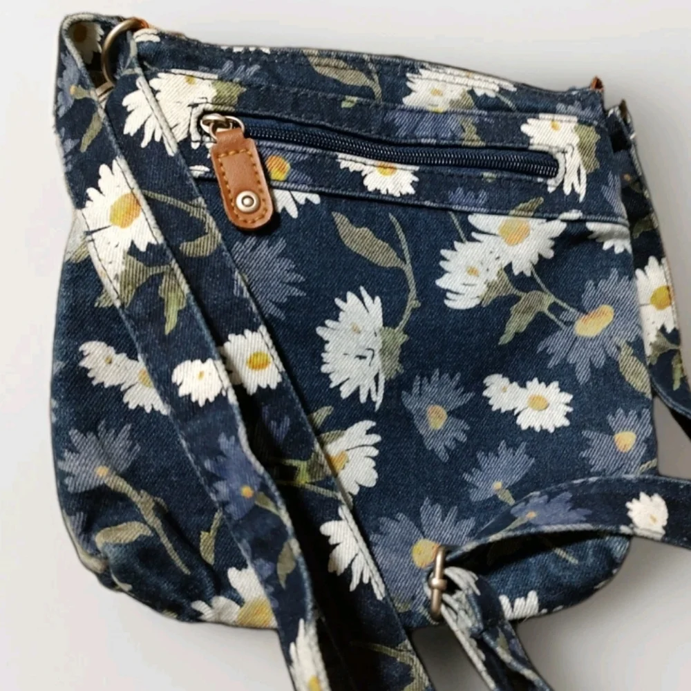 Medium Denim Floral Zip Up Crossbody Purse Made In China Leather Zip Tab NWOT